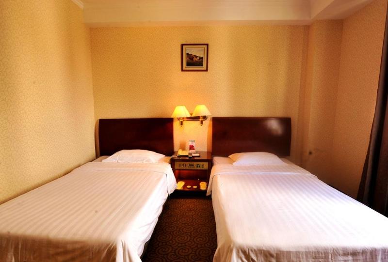 Five Rams City Hotel